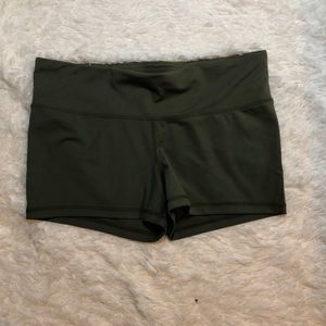 Sculpt Yoga Shorts Size Large